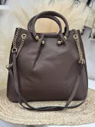 Műbőr kistáska, hosszúpánttal.