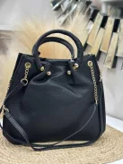 Műbőr kistáska, hosszúpánttal.