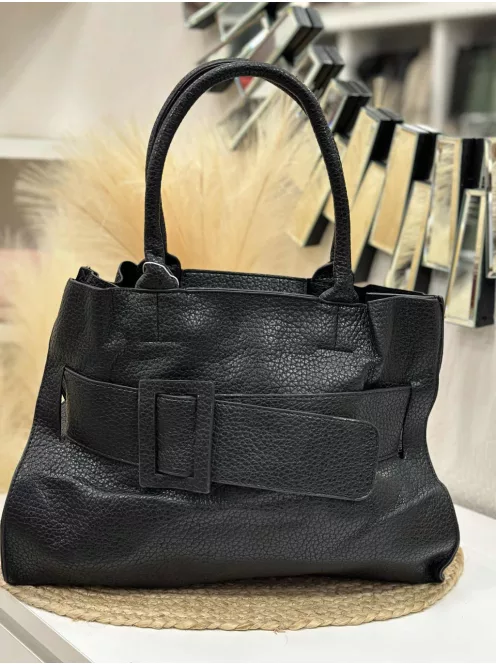 Nagyméretű, két részes, műbőr táska, levehető hosszúpánttal.