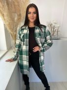 Oversize fazonú, béleletlen, nem rugalmas anyagú, gombos ingkabát. (S-L méretre ajánljuk.)