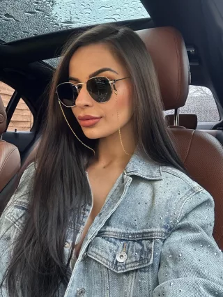   Napszemüveglánc. Fém, akasztható, szilikonos lánc. Hossz: 58 cm. A szemüveg és a lánc külön kapható!