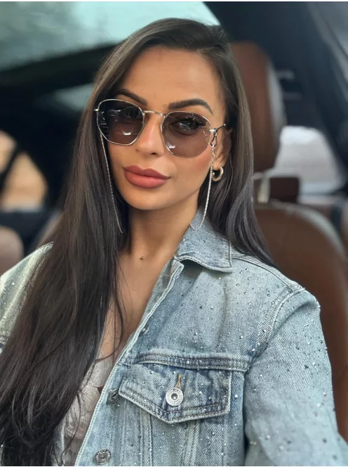 Napszemüveglánc. Fém, akasztható, szilikonos lánc. Hossz: 58 cm. A szemüveg és a lánc külön kapható!