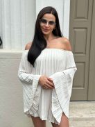 Fém keretes és szárú napszemüveg. UV védelemmel ellátott.