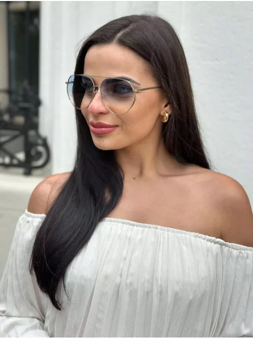 Fém keretes és szárú napszemüveg. UV védelemmel ellátott.