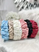 Szatén hatású, vastag, húzott hajpánt.