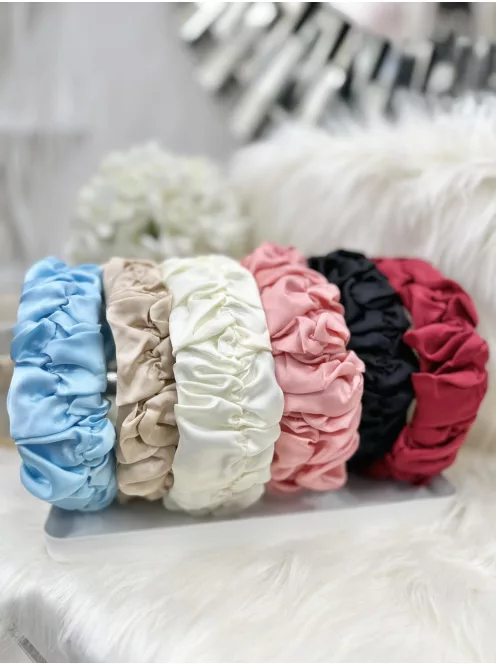 Szatén hatású, vastag, húzott hajpánt.