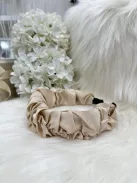 Szatén hatású, vastag, húzott hajpánt.