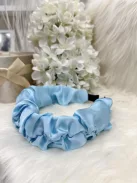 Szatén hatású, vastag, húzott hajpánt.