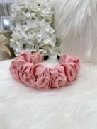 Szatén hatású, vastag, húzott hajpánt.