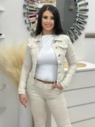 Rugalmas, karcsúsított farmerkabát