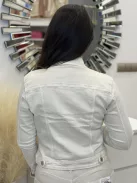 Rugalmas, karcsúsított farmerkabát