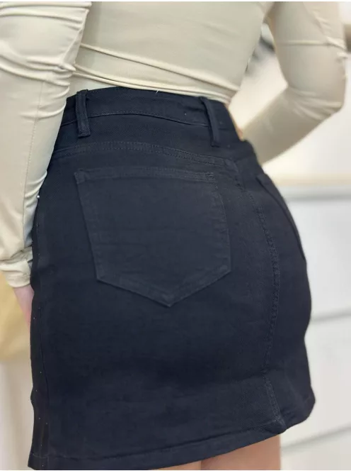 Kövekkel díszített farmer skort