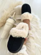 Velúr hatású, belül puha, szőrmés papucs. (36/37, 38/39, 40/41 méretekben)