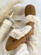 Velúr hatású, belül puha, szőrmés papucs. (36/37, 38/39, 40/41 méretekben)