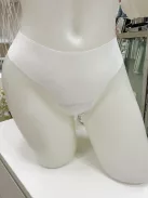 Extra rugalmas anyagú, mikroszálas, varrás nélküli, kényelmes tanga bugyi. A lézervágott bugyik láthatatlanok maradnak a szorosabb ruhák alatt is. (S-XXL méretekben.)