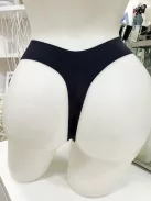 Extra rugalmas anyagú, mikroszálas, varrás nélküli, kényelmes tanga bugyi. A lézervágott bugyik láthatatlanok maradnak a szorosabb ruhák alatt is. (S-XXL méretekben.)