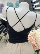 Lézervágott, mikroszálas, rugalmas anyagú, szivacsbetétes, csipkés bralette melltartó. Merevítő nélkül. S-L méretre ajánljuk.