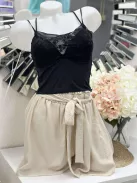 Lézervágott, mikroszálas, rugalmas anyagú, szivacsbetétes, csipkés bralette melltartó. Merevítő nélkül. S-L méretre ajánljuk.