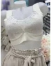   Lézervágott, mikroszálas, rugalmas anyagú, szivacsbetétes, csipkés bralette melltartó. Merevítő nélkül. M és L méretekben.