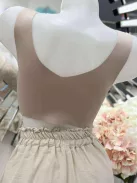 Lézervágott, mikroszálas, rugalmas anyagú, szivacsbetétes, csipkés bralette melltartó. Merevítő nélkül. M és L méretekben.