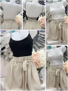 Rugalmas, pamut anyagú, belevarrt szivacsbetétes, pántos top. S-L méretre ajánljuk.