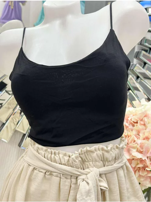 Rugalmas, pamut anyagú, belevarrt szivacsbetétes, pántos top. S-L méretre ajánljuk.