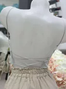 Rugalmas, pamut anyagú, belevarrt szivacsbetétes, pántos top. S-L méretre ajánljuk.