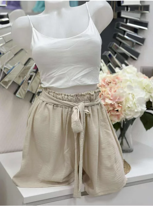 Rugalmas, pamut anyagú, belevarrt szivacsbetétes, pántos top. S-L méretre ajánljuk.