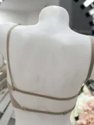 Rugalmas anyagú, lézervágott, varrás nélküli, belevarrt, push up szivacsbetétes, szilikonos melltartó. Pánt nélkül is viselhető! S-XL méretekben.