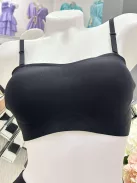 Rugalmas anyagú, lézervágott, varrás nélküli, belevarrt, push up szivacsbetétes, szilikonos melltartó. Pánt nélkül is viselhető! S-XL méretekben.