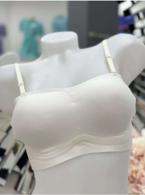 Rugalmas anyagú, lézervágott, varrás nélküli, belevarrt, push up szivacsbetétes, szilikonos melltartó. Pánt nélkül is viselhető! S-XL méretekben.