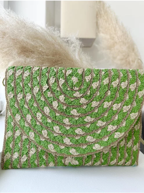 Gyékény borítéktáska, állítható hosszú pánttal. Szélesség: 27 cm, Magasság: 19 cm.