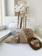 Extra rugalmas, gumis, fonott, fa csatos öv.