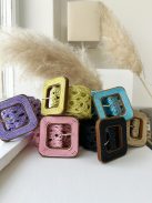 Nem rugalmas, fonott, lyukacsos, kocka fa csatos öv.