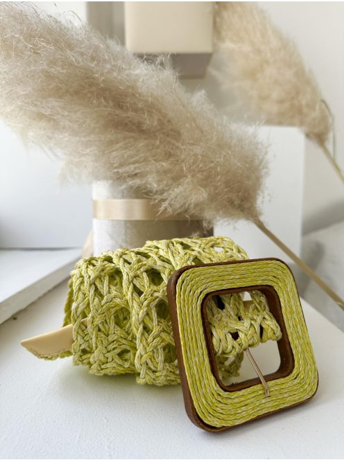 Nem rugalmas, fonott, lyukacsos, kocka fa csatos öv.