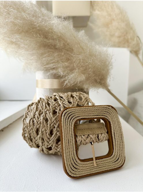 Nem rugalmas, fonott, lyukacsos, kocka fa csatos öv.