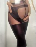   Terhes nők számára kifejlesztett harisnya, a növekvő hasat tartó különleges szerkezetű nadrágrésszel, amely különösen rugalmas Lycra Satin Sheers fonalból készült.