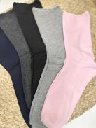 Rugalmas, kényelmes, légáteresztős, bambusz zokni. 1 csomag / 5 pár zokni.