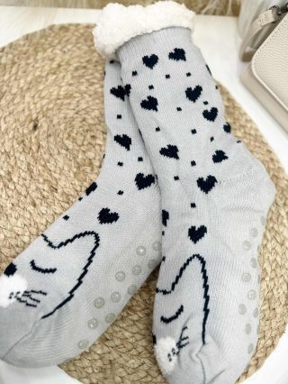   Pihe-puha bundás, csúszásgátlós, belebújós, mintás, kötött, zokni mamusz. (35-38 és 38-41-es méretekben.)