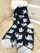 Pihe-puha bundás, csúszásgátlós, belebújós, mintás, kötött, zokni mamusz. (35-38 és 38-41-es méretekben.)