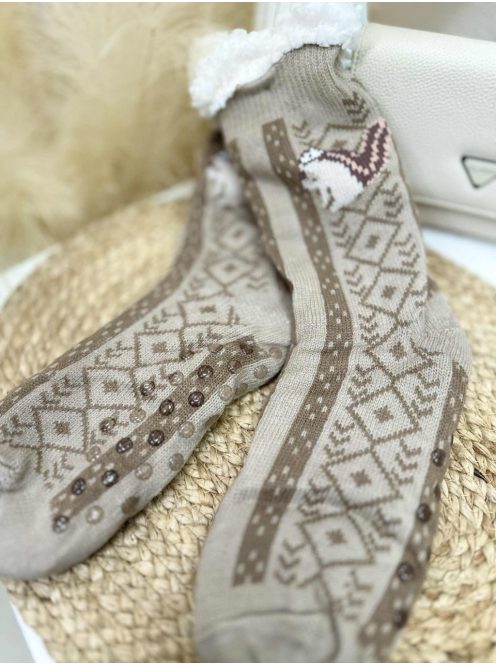 Pihe-puha bundás, csúszásgátlós, belebújós, mintás, kötött, zokni mamusz. (35-38 és 38-41-es méretekben.)