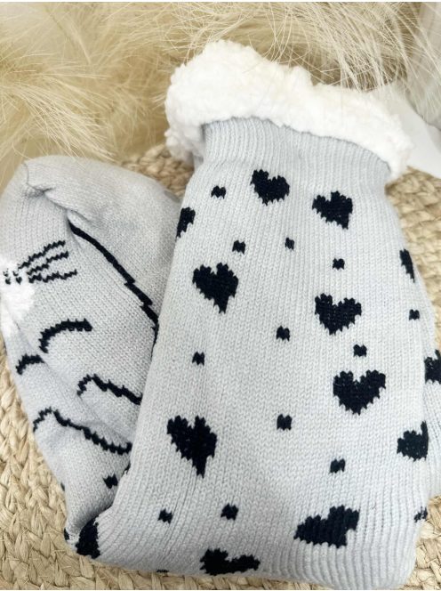 Pihe-puha bundás, csúszásgátlós, belebújós, mintás, kötött, zokni mamusz. (35-38 és 38-41-es méretekben.)