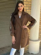 Oversize fazonú, enyhén rugalmas, puha anyagú, béleletlen, zsebes, gombos, átmeneti, teddy kabát. (M-XL méretre ajánljuk.)