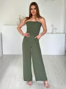 Lenge, egyenes szárú, felsú része gumírozott, nem rugalmas anyagú, zsebes, pánt nélküli overál. (S-L méretre ajánljuk.)