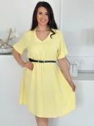 Lenge fazonú ruha övvel