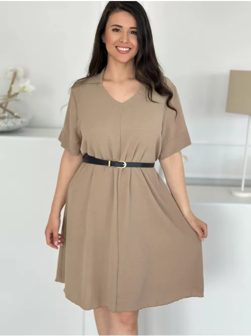 Lenge fazonú ruha övvel