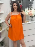 Lenge fazonú, gumis nyakú, nem rugalmas anyagú, pántos nyári ruha. (S-M méretre ajánljuk.)