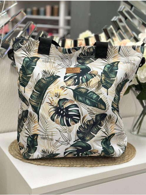 Nagyméretű, mintás, nyári vászon shopper táska, levehető hosszúpánttal. Méretek: 47 x 41 x 17 cm.
