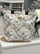 Nagyméretű, mintás, nyári vászon shopper táska, levehető hosszúpánttal. Méretek: 47 x 41 x 17 cm.