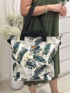 Nagyméretű, mintás, nyári vászon shopper táska, levehető hosszúpánttal. Méretek: 47 x 41 x 17 cm.